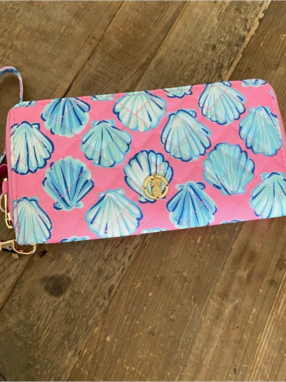 Simply‎ Southern Clutch Pink Seashell Wristlet Wallet Card Holder NWT